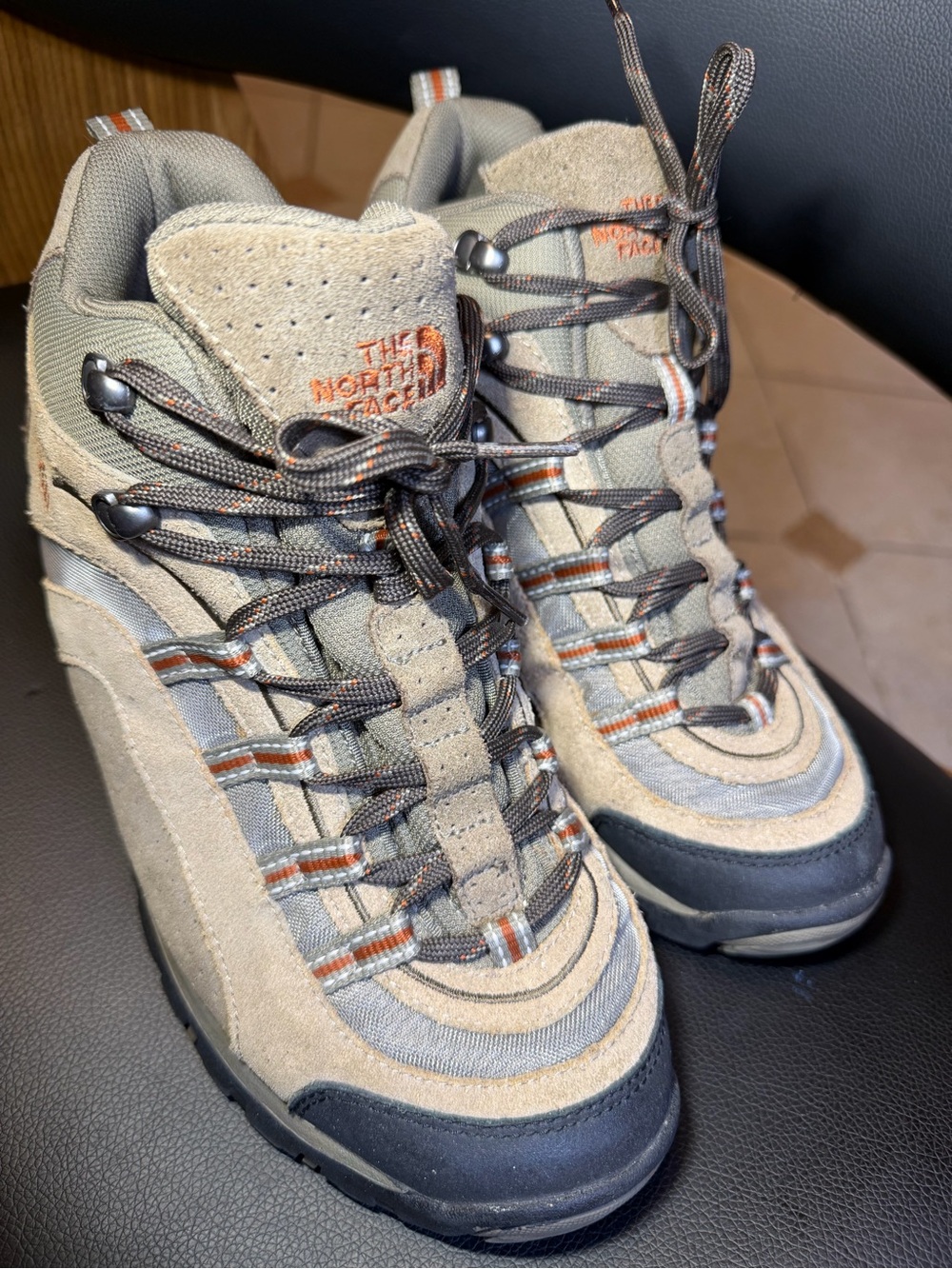 The North Face Tan and Gray Waterproof Hiking Boots Men’s Sz 8.5 - Picture 2 of 13